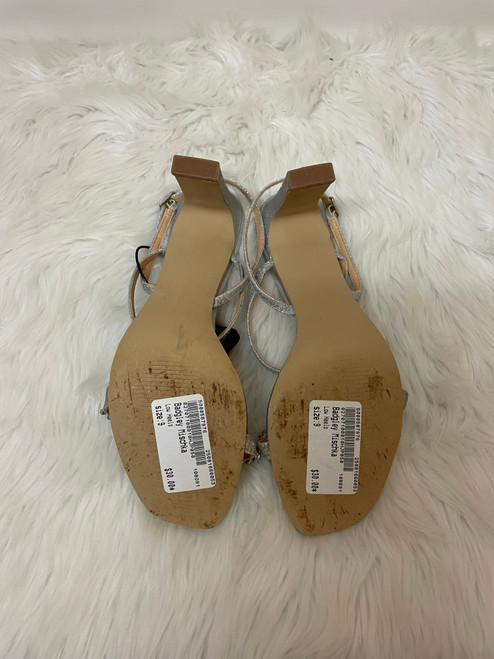 Vist Large View of Product Image Which is Used Badgley Mischka Low Heels 9