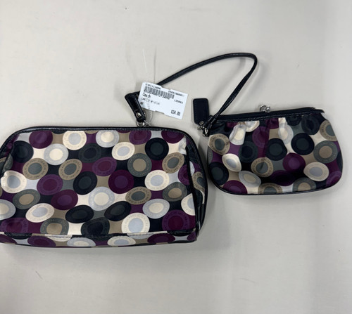 Used Coach Leather Wristlet 60006-S001113806 Vist Large View of Product Image Which is Used Coach Leather Wristlet