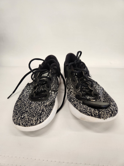 Vist Large View of Product Image Which is Used Nike Performance Shoes 8.5