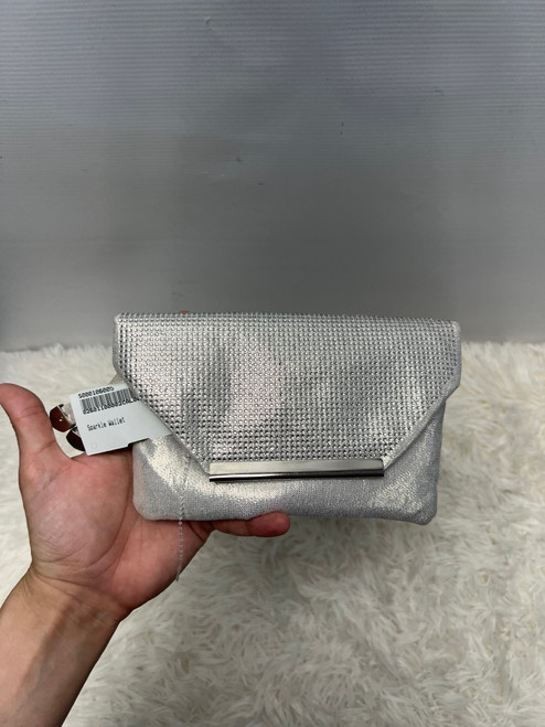 Vist Large View of Product Image Which is Used Unbranded Wallet
