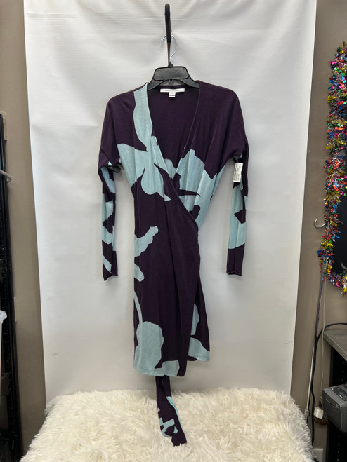 Vist Large View of Product Image Which is Used Diane Von Furstenberg Short Dress B S-4/6