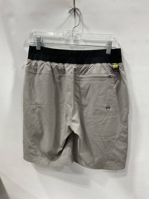 Vist Large View of Product Image Which is Used Windriver Active Shorts 6-28
