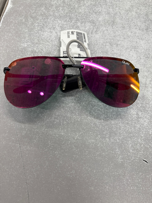 Vist Large View of Product Image Which is Used Quay Sunglasses 01/02