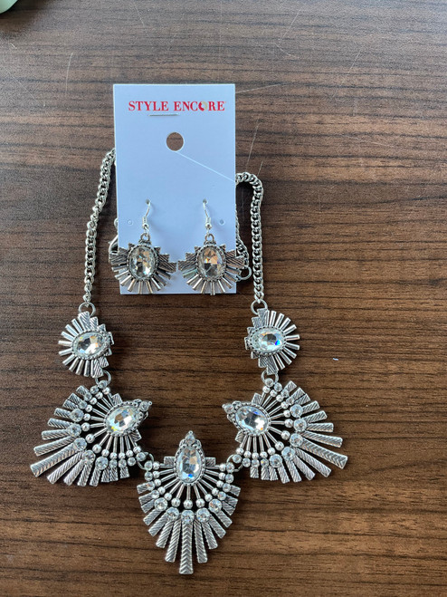 Vist Large View of Product Image Which is Used Unbranded Necklace