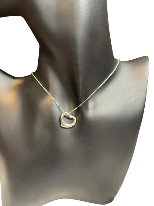 Vist Large View of Product Image Which is Used Small Tiffany & Co. Necklace