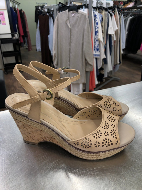 Vist Large View of Product Image Which is Used Naturalizer Wedge Sandals 8