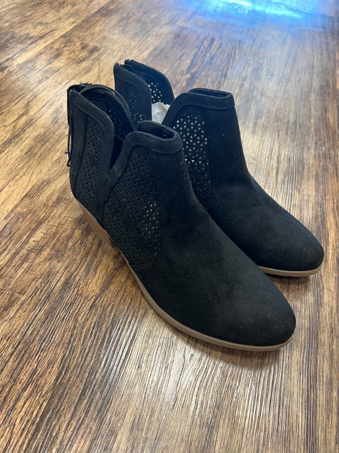 Vist Large View of Product Image Which is Used A.N.A. Ankle Boots 8