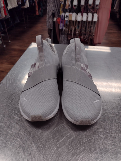 Vist Large View of Product Image Which is Used Puma Flats 6