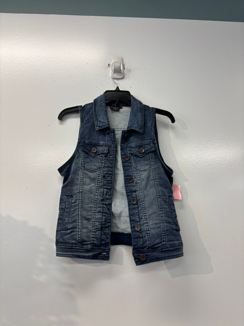 Vist Large View of Product Image Which is Used Becxy B. Lightweight Vest S-4/6