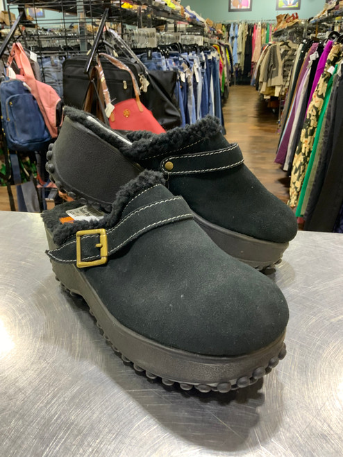 Vist Large View of Product Image Which is Used Rocket Dog Clogs 11