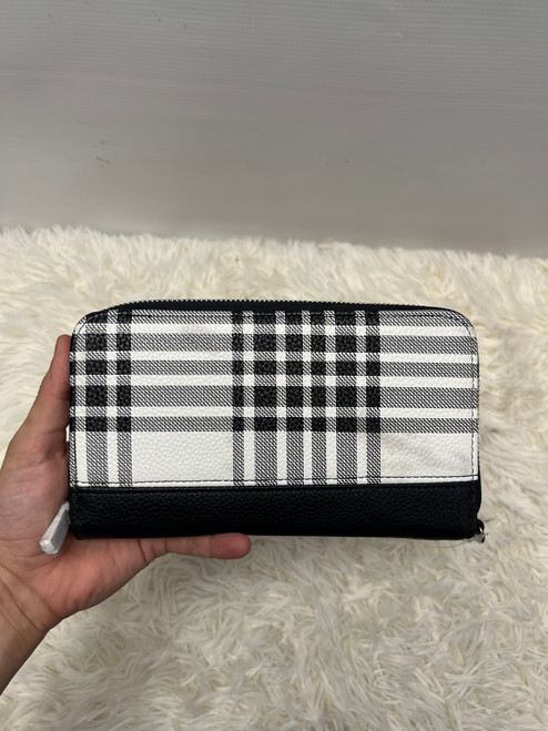 Vist Large View of Product Image Which is Used Thirty-One Wallet