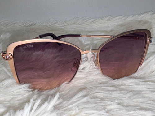 Vist Large View of Product Image Which is Used Unbranded Sunglasses