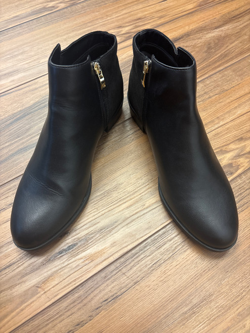 Vist Large View of Product Image Which is Used Liz Claiborne Ankle Boots 11