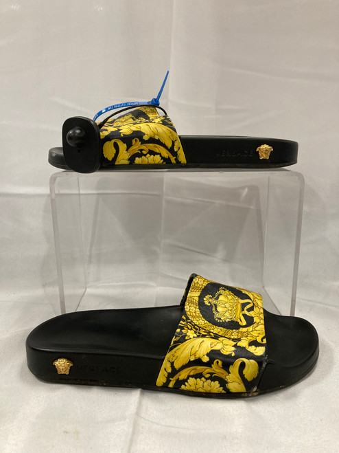 Vist Large View of Product Image Which is Used Versace Slides 7