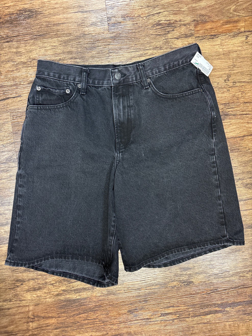 Vist Large View of Product Image Which is Used Gap Shorts P 12-31