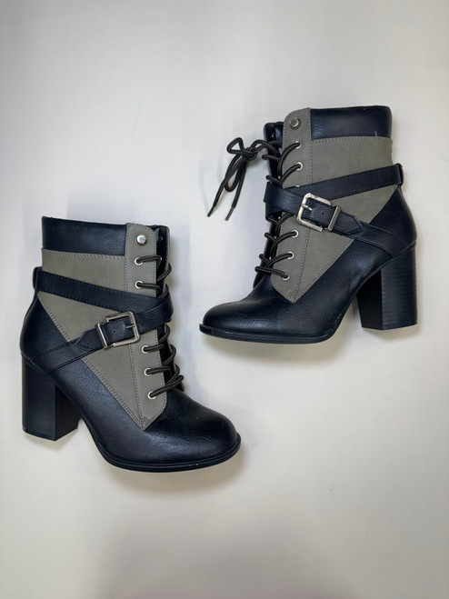 Vist Large View of Product Image Which is Used Apt9 Ankle Boots 7.5