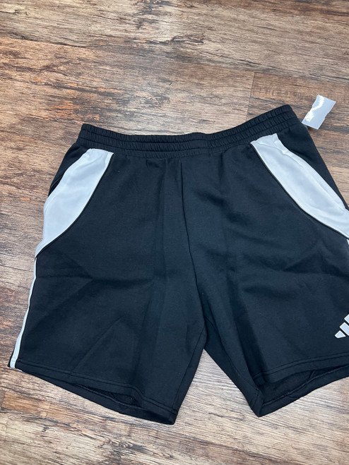 Vist Large View of Product Image Which is Used Adidas Shorts XL 16/33