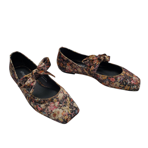Vist Large View of Product Image Which is Used Jeffrey Campbell Flats 7