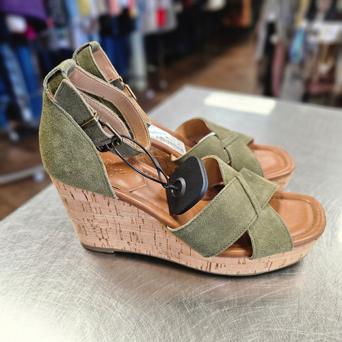 Used Crown Vintage Wedge Sandals 7.5 60112-S000425093 Vist Large View of Product Image Which is Used Crown Vintage Wedge Sandals 7.5