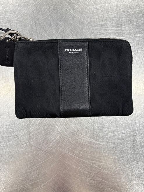 Vist Large View of Product Image Which is Used Coach Wristlet