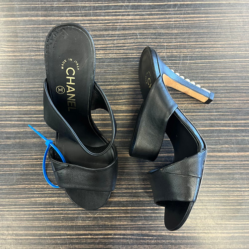 Vist Large View of Product Image Which is Used Chanel High Heels 7.5