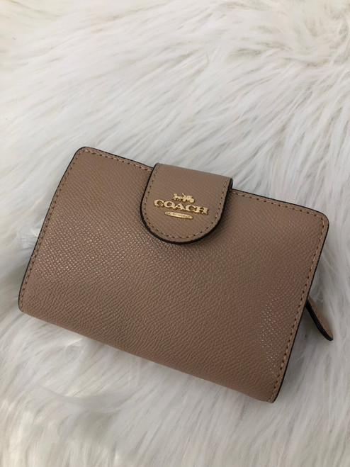 Vist Large View of Product Image Which is Used Coach Wallet