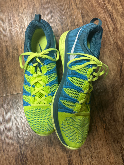Vist Large View of Product Image Which is Used Nike Performance Shoes 9