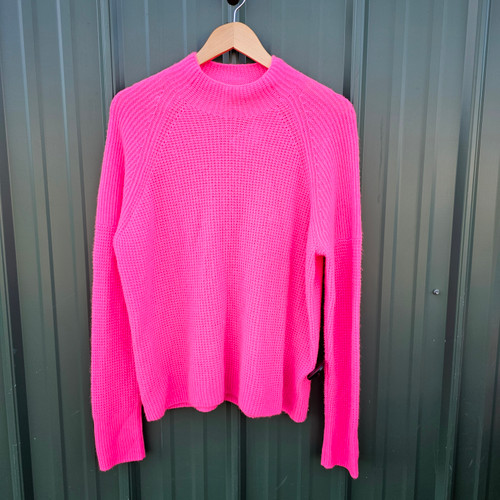 Vist Large View of Product Image Which is Used Vineyard Vines Heavyweight Sweater F M-8/10