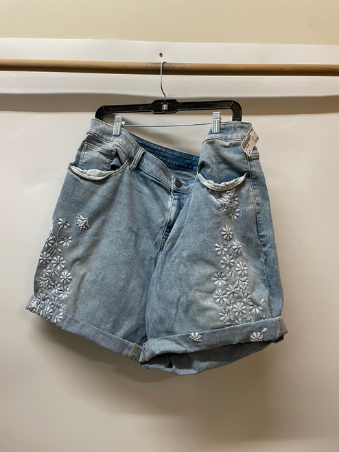 Vist Large View of Product Image Which is Used Lane Bryant Shorts 5X