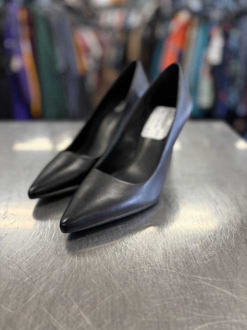 Vist Large View of Product Image Which is Used Michael Michael Kors High Heels 7.5