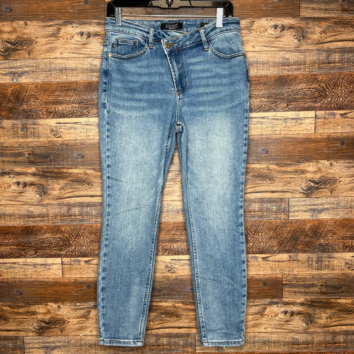 Used Judy Blue Denim 8-29 60129-S000513946 Vist Large View of Product Image Which is Used Judy Blue Denim 8-29