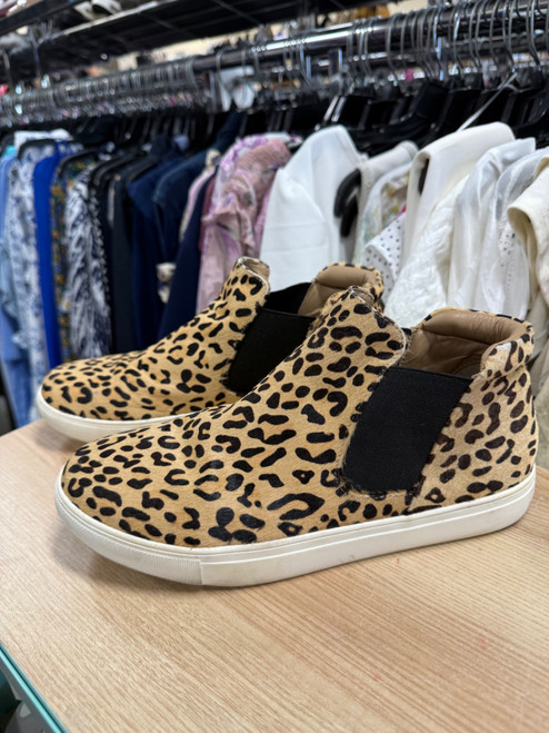 Vist Large View of Product Image Which is Used Coconuts By Matisse Ankle Boots 9.5