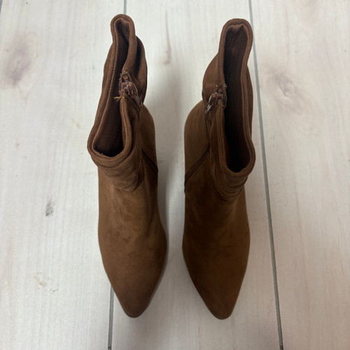 Vist Large View of Product Image Which is Used Universal Threads Ankle Boots 7
