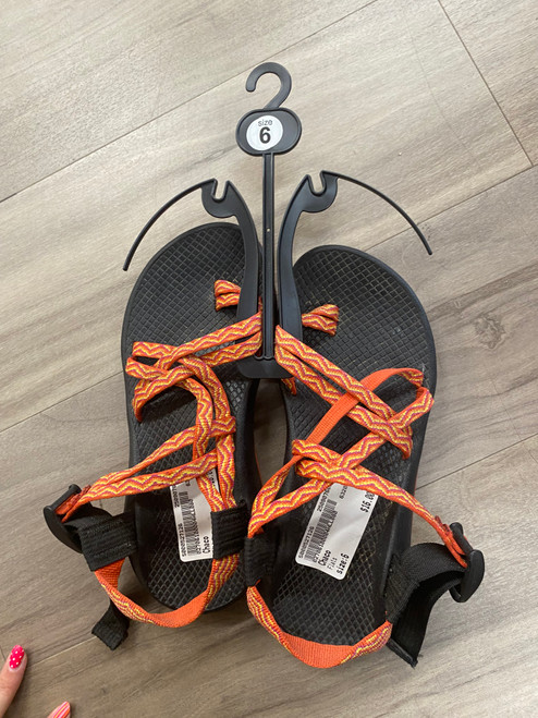 Vist Large View of Product Image Which is Used Chaco Flats 6
