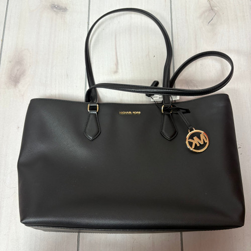Vist Large View of Product Image Which is Used Michael Michael Kors Xlarge Handbag