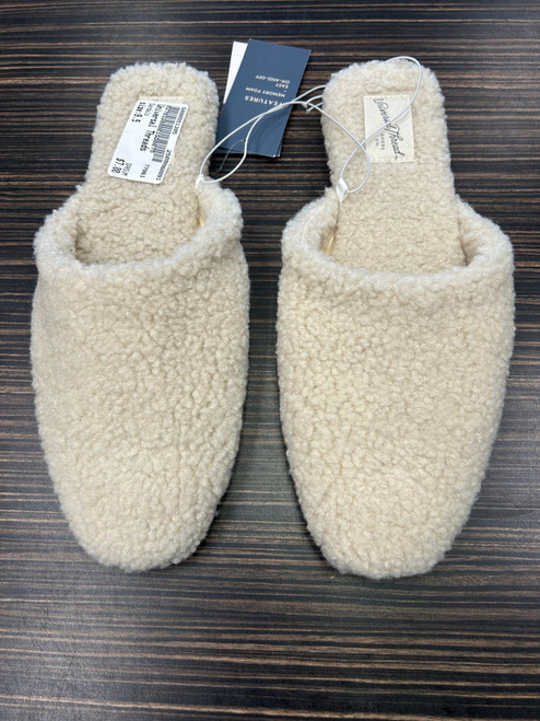 Vist Large View of Product Image Which is Used Universal Threads Sandals 9.5