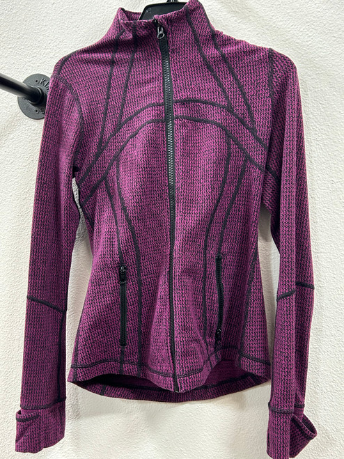 Vist Large View of Product Image Which is Used Lululemon Athletica Active Long Sleeve M-8/10