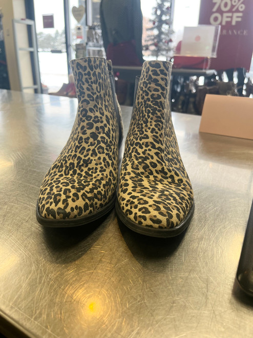 Vist Large View of Product Image Which is Used Unbranded Ankle Boots 9.5