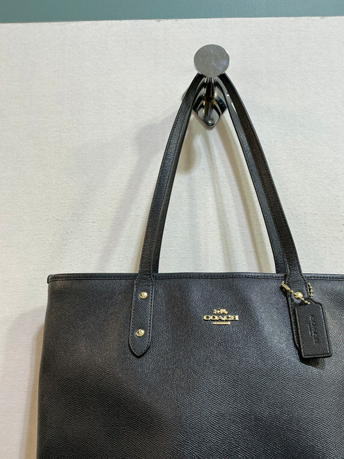 Vist Large View of Product Image Which is Used Coach Large Leather Handbag