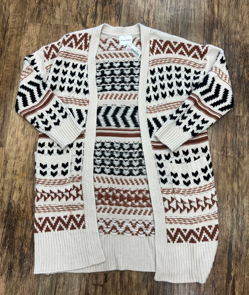 Vist Large View of Product Image Which is Used Pink Rose Lightweight Sweater M-8/10
