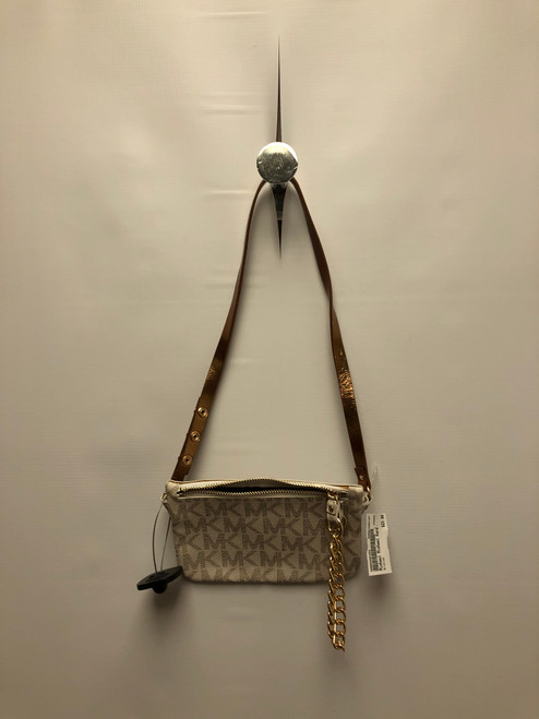 Vist Large View of Product Image Which is Used Michael Michael Kors Wristlet