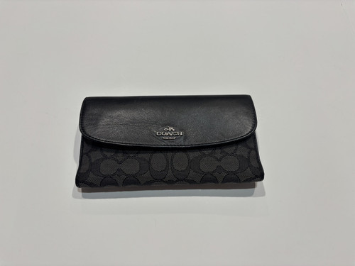 Vist Large View of Product Image Which is Used Unbranded Leather Wallet