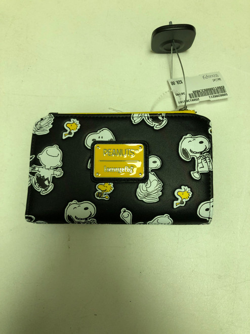 Vist Large View of Product Image Which is Used Unbranded Wallet