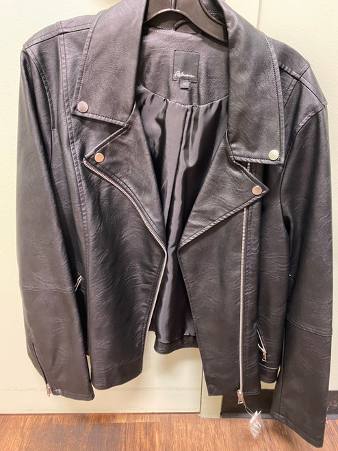 Used Reitmans Short Light Jacket 2X-20 60100-S000288091 Vist Large View of Product Image Which is Used Reitmans Short Light Jacket 2X-20