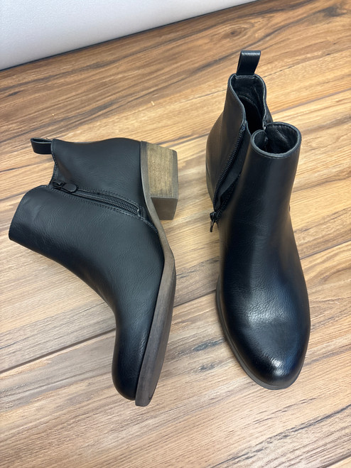 Vist Large View of Product Image Which is Used Unbranded Ankle Boots 8