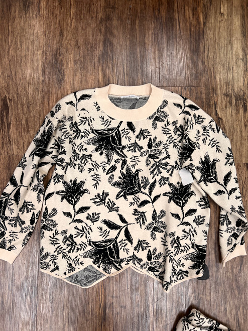 Vist Large View of Product Image Which is Used Unbranded Heavyweight Sweater M-8/10
