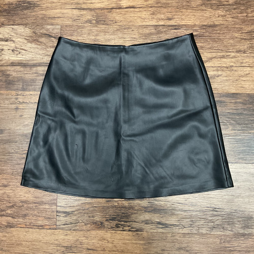 Vist Large View of Product Image Which is Used Z Supply Short Skirt S 4-6/27-28