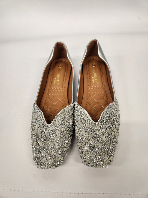 Vist Large View of Product Image Which is Used Unbranded Flats 9