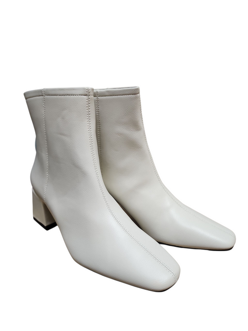 Vist Large View of Product Image Which is Used Unbranded Ankle Boots 9