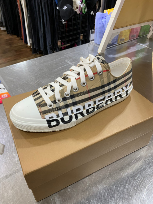 Vist Large View of Product Image Which is Used Unbranded Casual Shoes 10.5